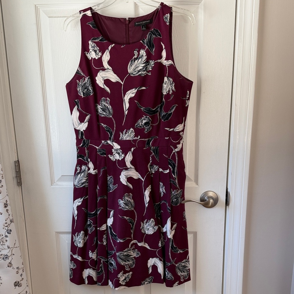 Banana Republic Burgundy Floral Midi Dress with pockets!!!